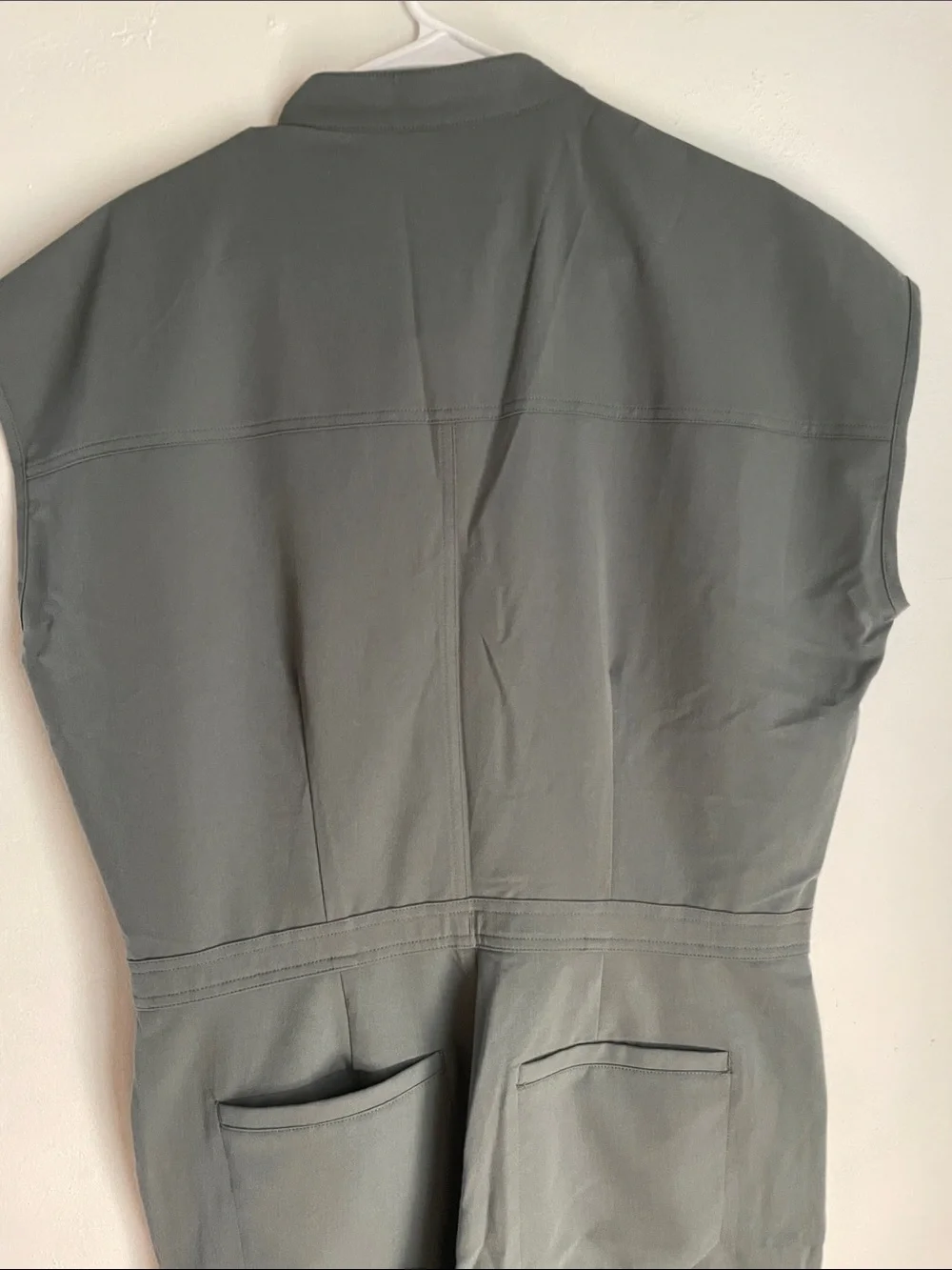 NWT Figs Rafaela Jogger ScrubJumpsuit Cargo Scrub Jumpsuit jogger Bonsai Green L